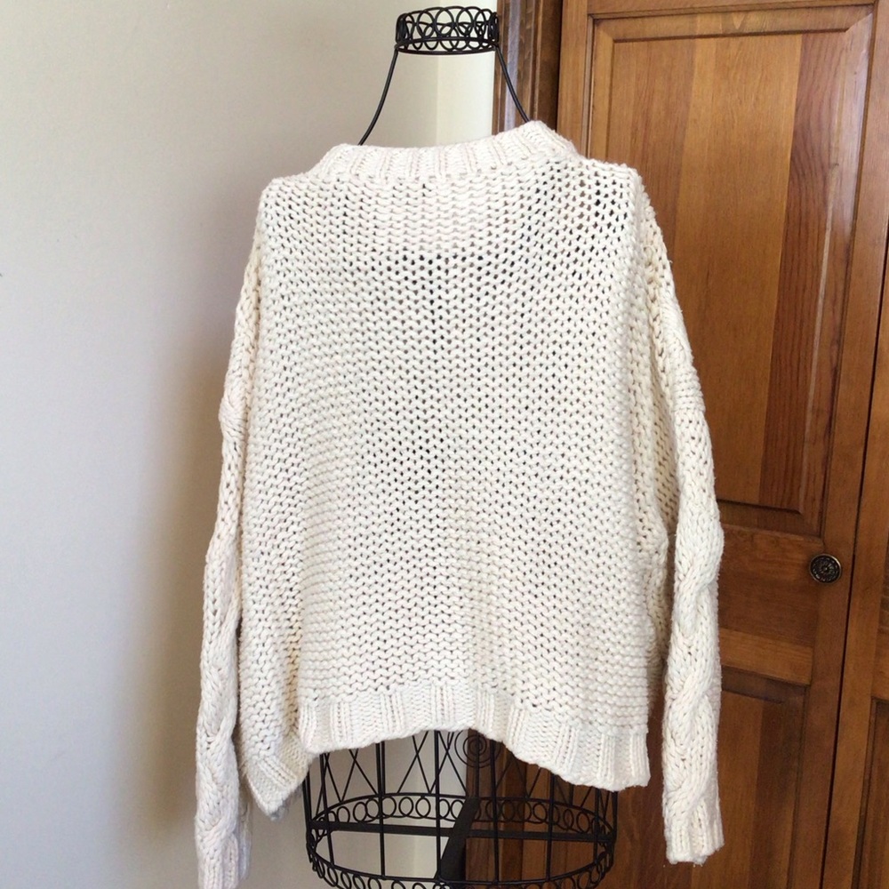 HYFVE Cable Knit V-Neck Sweater, L - Picture 6 of 8